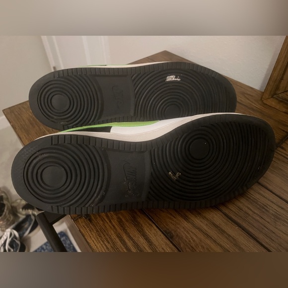 Nike men’s sneakers - Picture 4 of 4